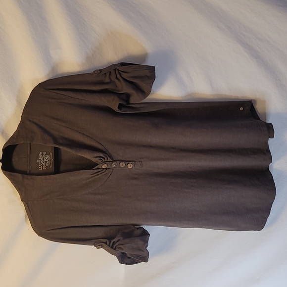 neon buddha top with button detail - Picture 2 of 8